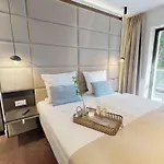 White Pearl 3.05 Apartment *